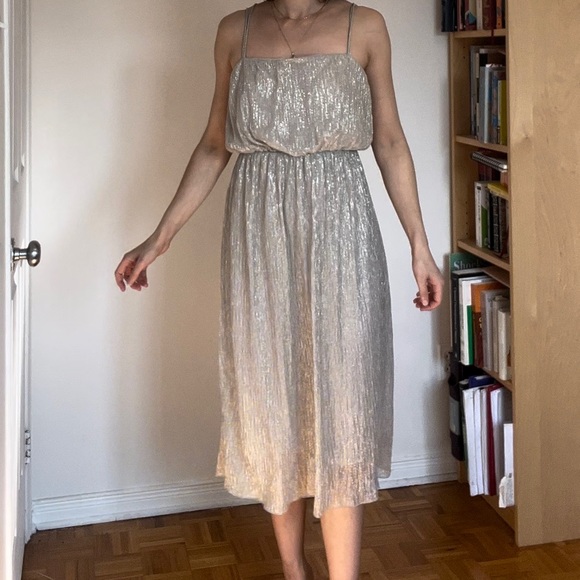 Silver sparkly dress - Picture 2 of 13